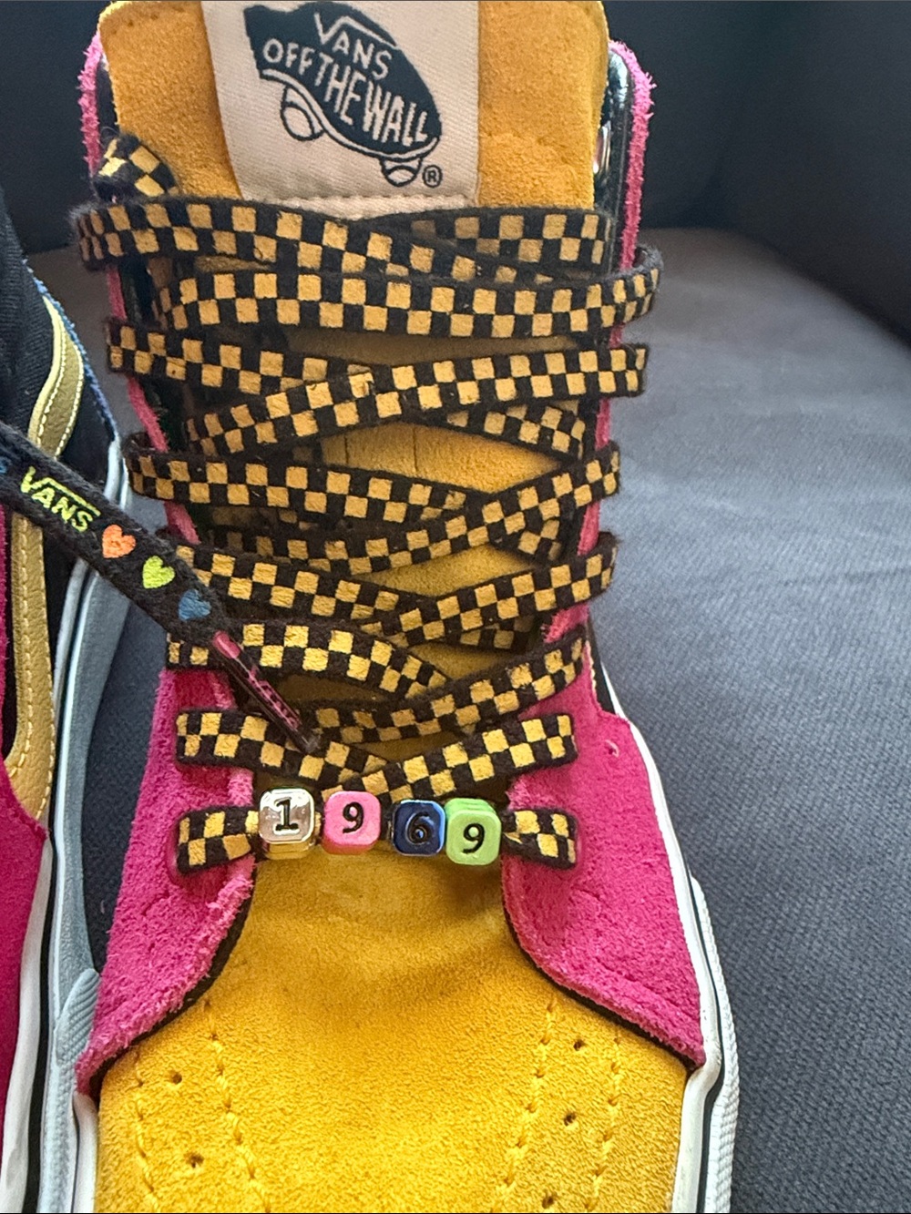 Vans women’s  High-Top Sneakers in Yellow and Pink with Checkerboard Laces - Picture 8 of 9